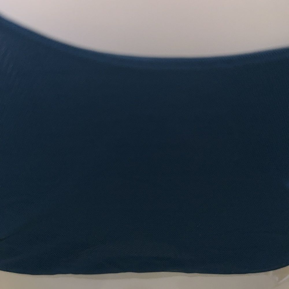 VICTORIA's SECRET MEDIUM SUPPORT SPORTS BRA - Picture 8 of 11